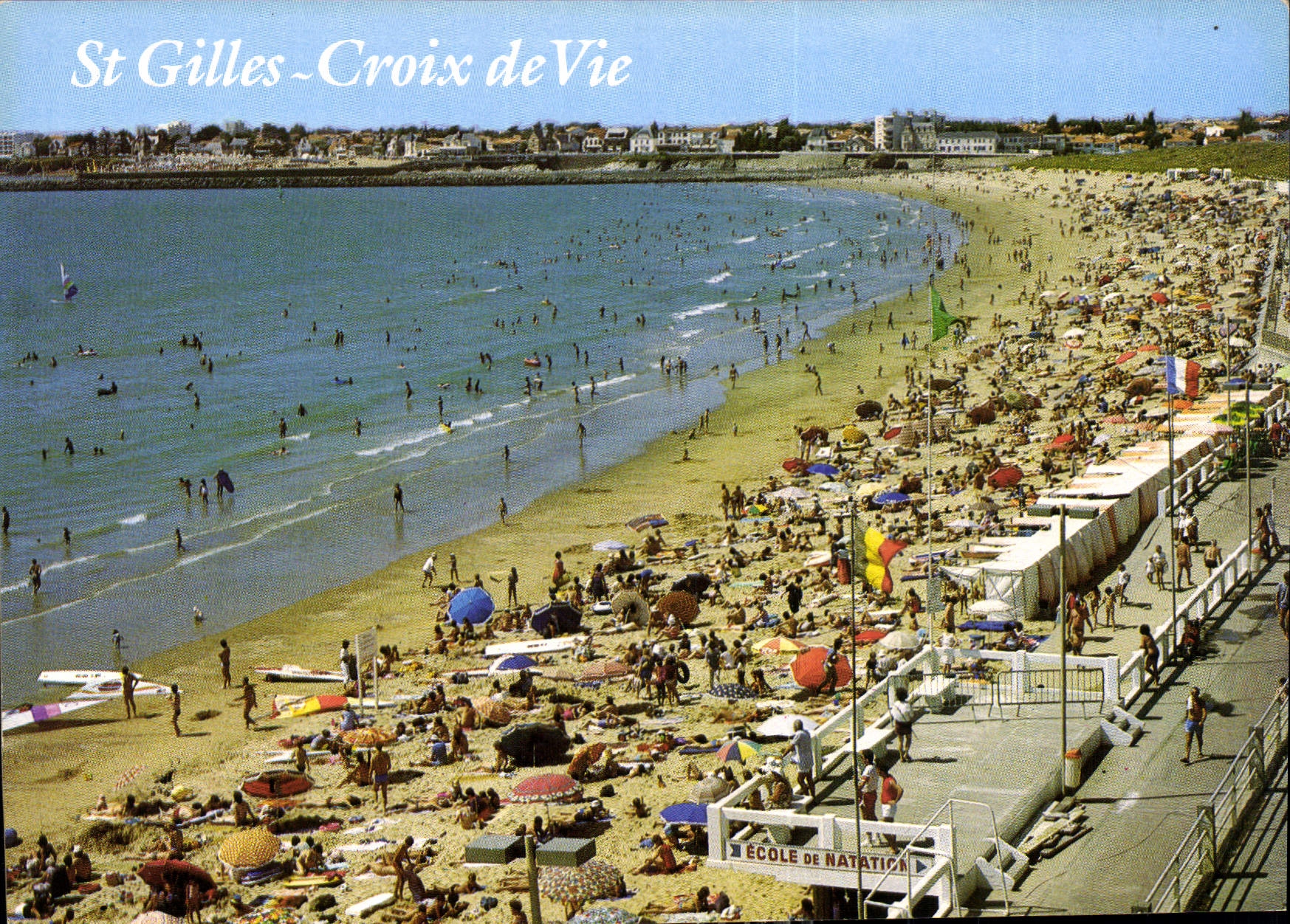 CPM Cote Vendeenne St Gilles Croix de Vie la grande plage 