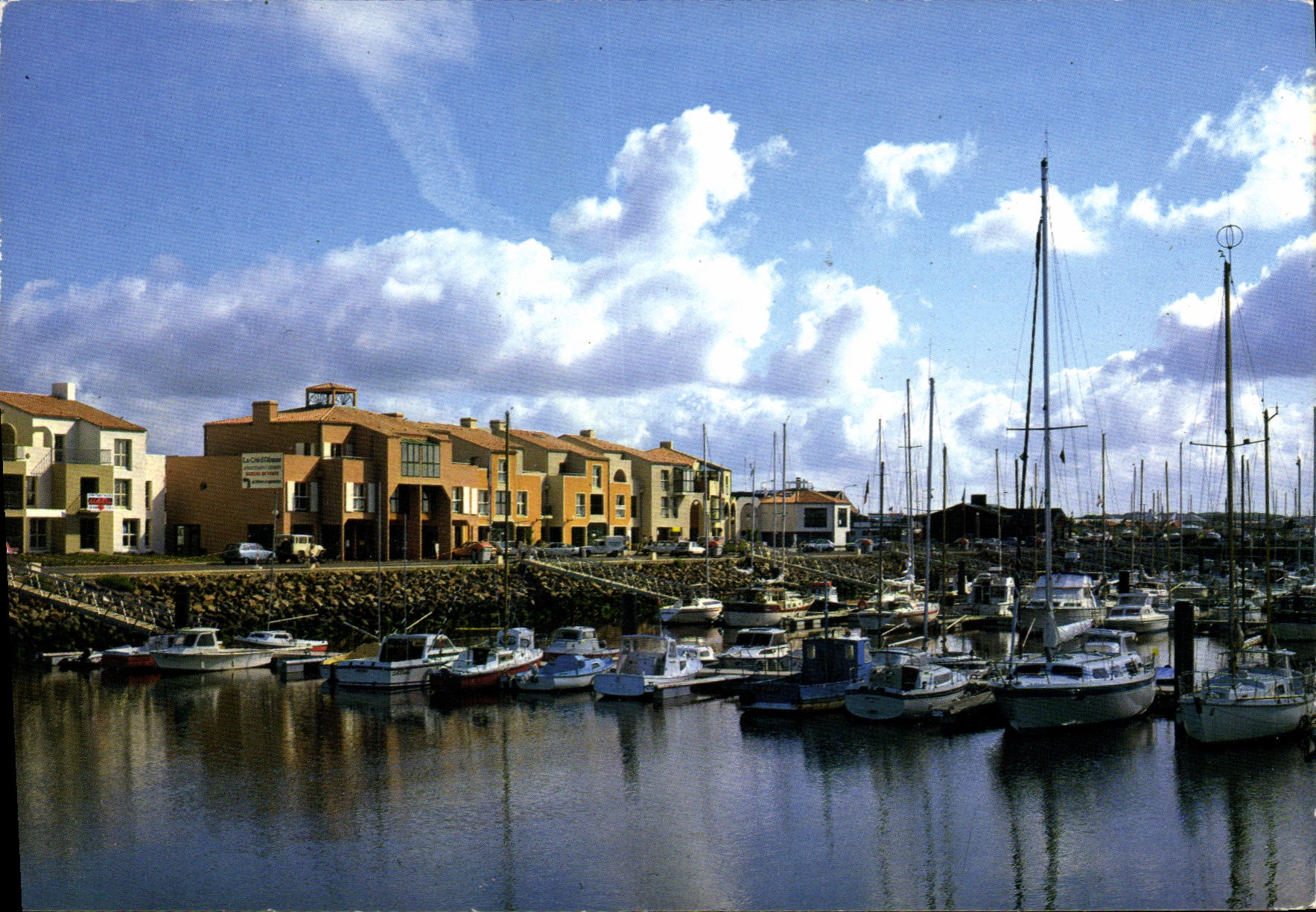 CPM Lea Sables d'Olonne Vendee le port de plaisance Olona 