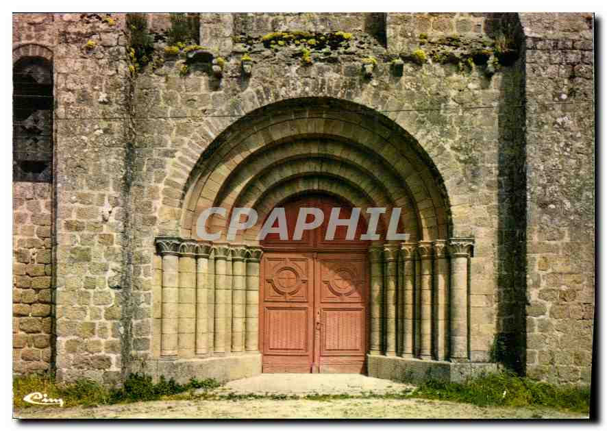 CPM La Chaize le Vicomte Vendee Porche de l'Eglise romane 