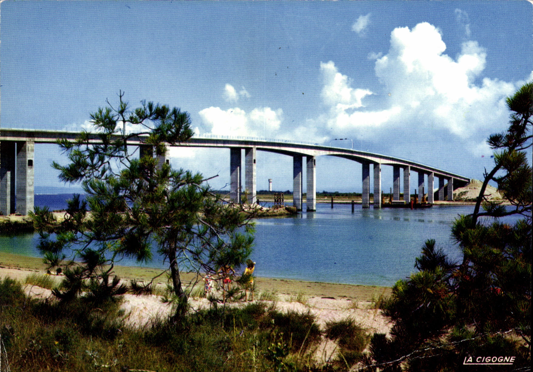 CPM Vendee France le pont de Noirmoutier reliant l'ile au continent 