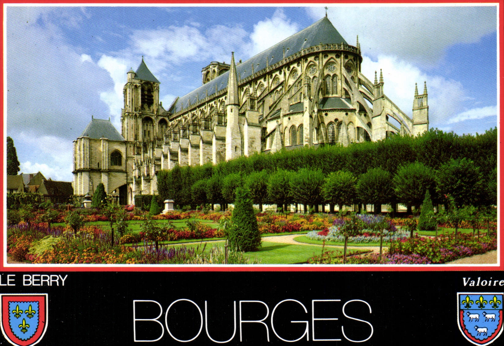 CPM Bourges Cher la cathedrale Saint Etienne vue des jardins de l'hotel de ville 