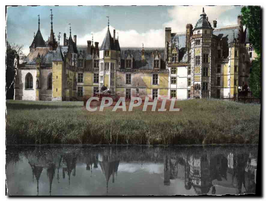 CPM Chateaux de Coeur de la France Chateau de Meillant Cour d'Honneur 
