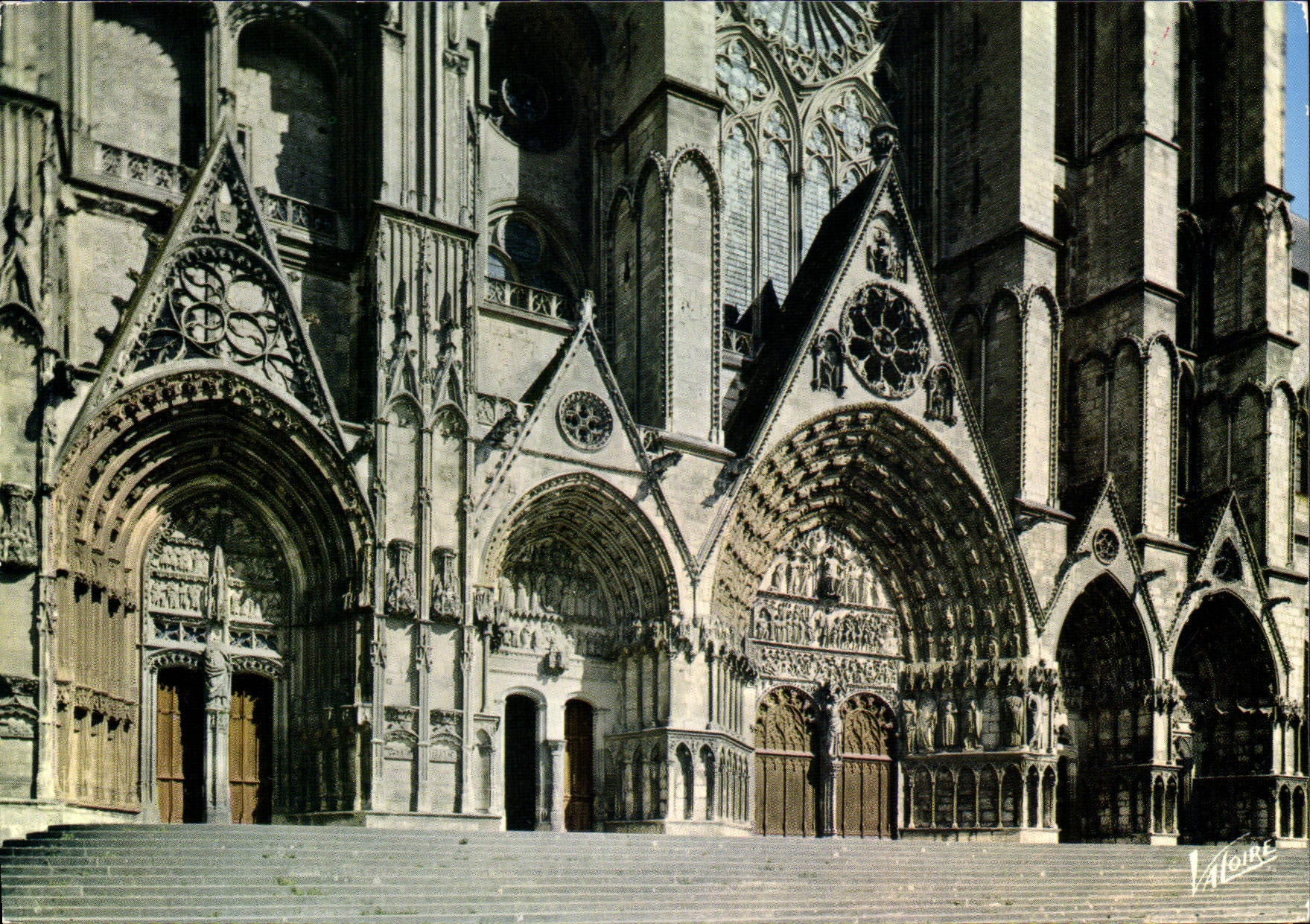 CPM Les Merveilles du Berry Bourges Cher la cathedrale Saint Etienne les cinq portails de la facade 