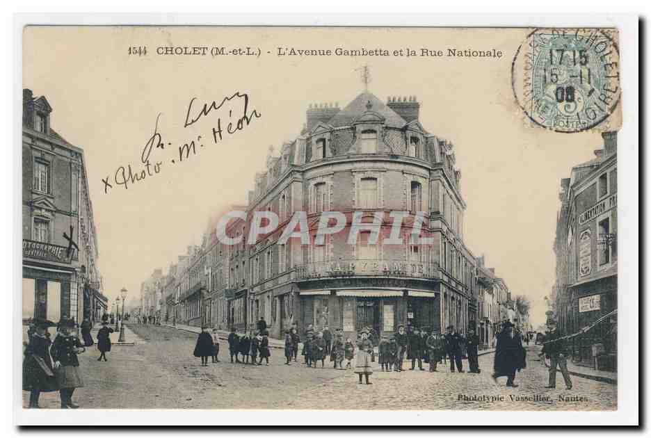 Cholet (M.-et-L.) — L'Avenue Gambetta et la Rue Nationale — Phototypie Vasselier, Nantes