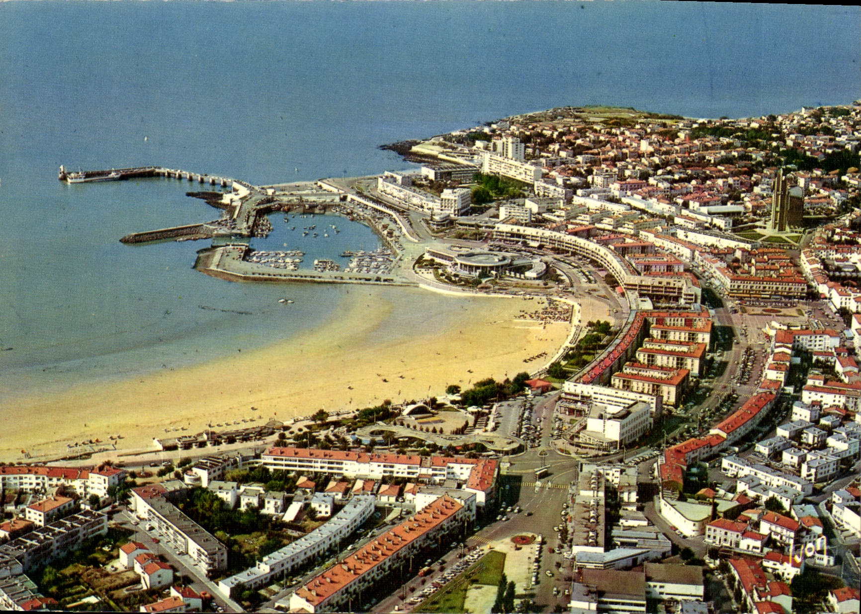 CPM Couleurs et Lumiere de France La Cote de Beau Royan Charente Maritime Vue generale sur la Grande