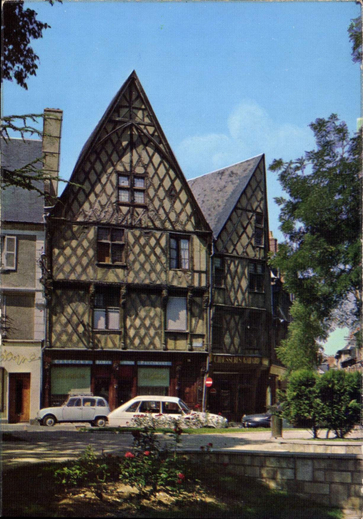 CPM Bourges Cher Maison du XVeme siecle 