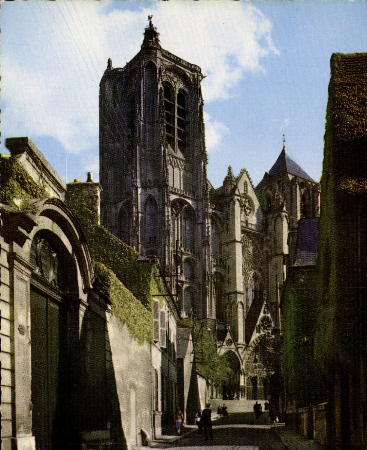 CPM Les Merveilles Du Berry Bourges Cher La Cathedrale Saint Etienne 