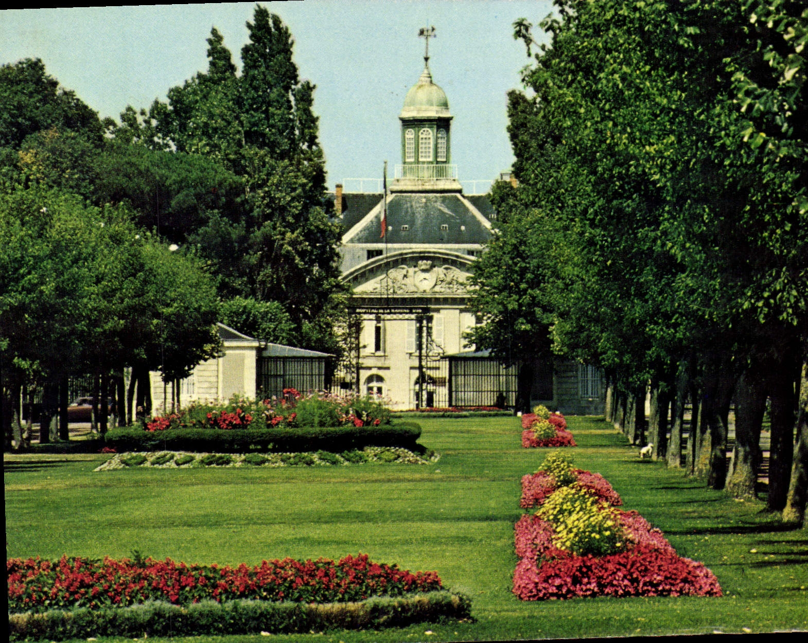 Garten des Schlosses Rochefort — Cours d'Ablois und Hôpital de la Marine — Édition Saphirum