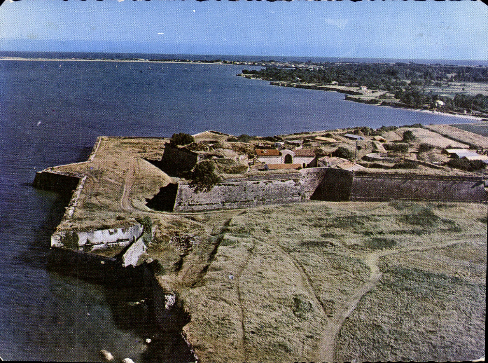 CPM La Flotte Charente Mar Ile de Re Fort de la Pres 
