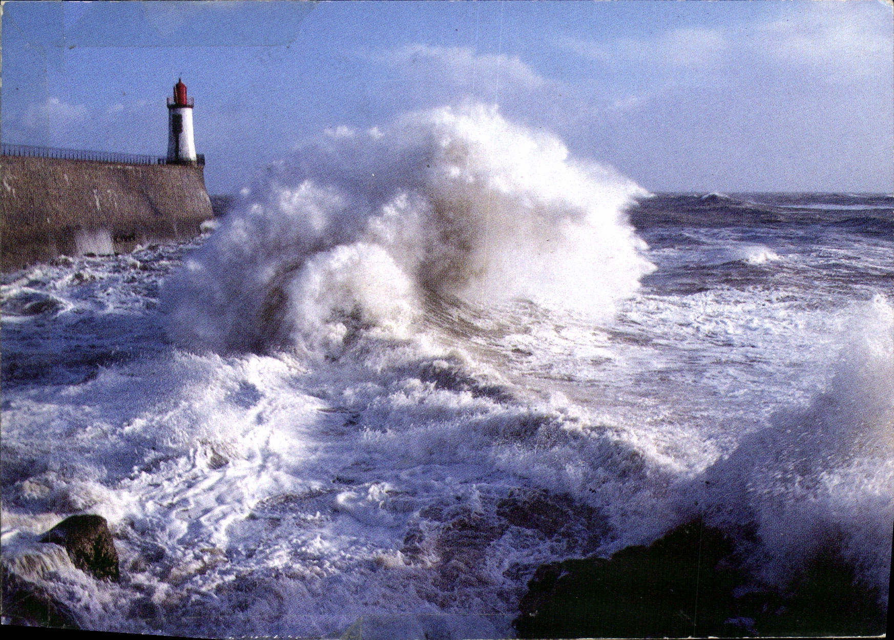 Phare de Châteauray — Vagues déferlantes — Pierre Artaud & Cie, série V 887