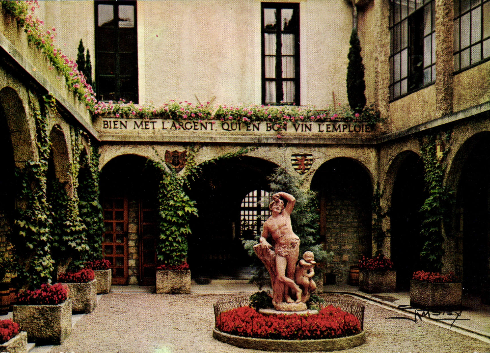 CPM Beaune Cote d'Or Caves expositions de la Reine Pedanque Bacches 