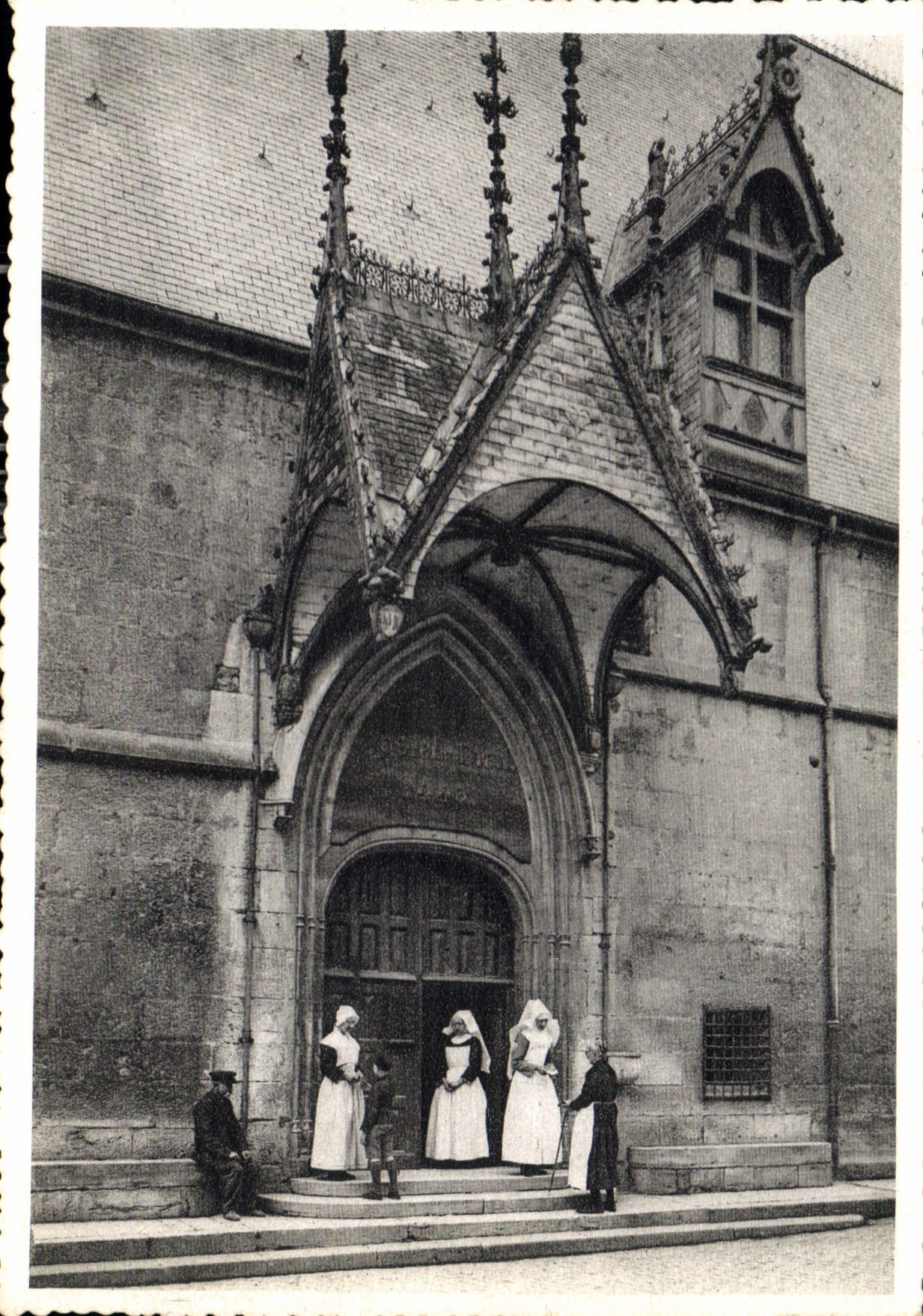 Hôtel-Dieu de Beaune — Porte d'entrée — Hélio Lorraine, Nancy