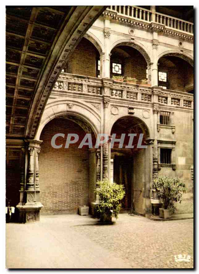 Toulouse (Haute-Garonne) — Hôtel de Bernuy (XVIe siècle) — Cour intérieure — Éditions Mexichrome