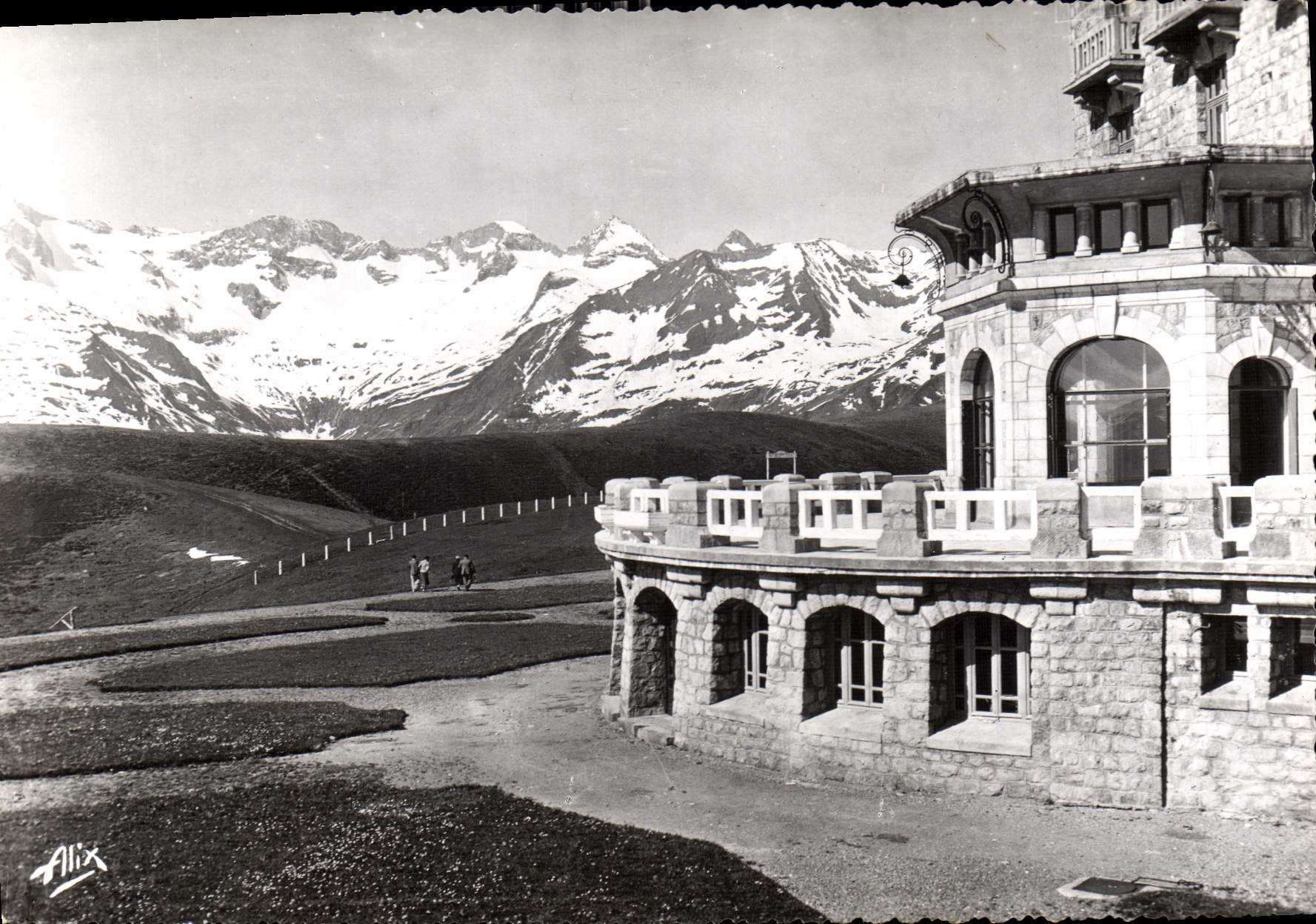 Luchon-Superbagnères — Sommet de la Vallée du Lys et le grand Hôtel — Éditions ALIX, N° 1348
