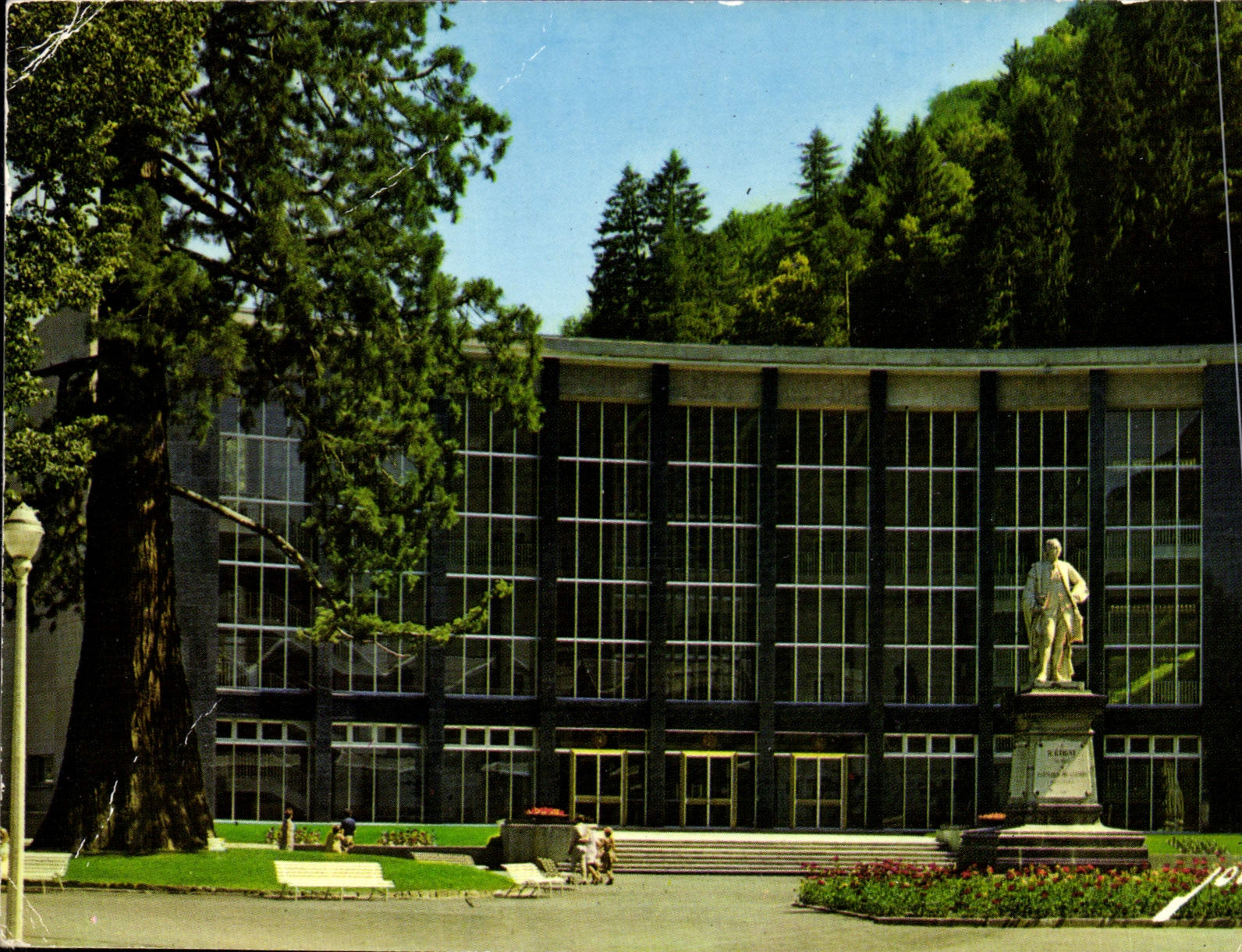 Vaporarium et la statue de Maigret d'Etigny — Luchon (Hautes-Pyrénées) — Édition JOVE