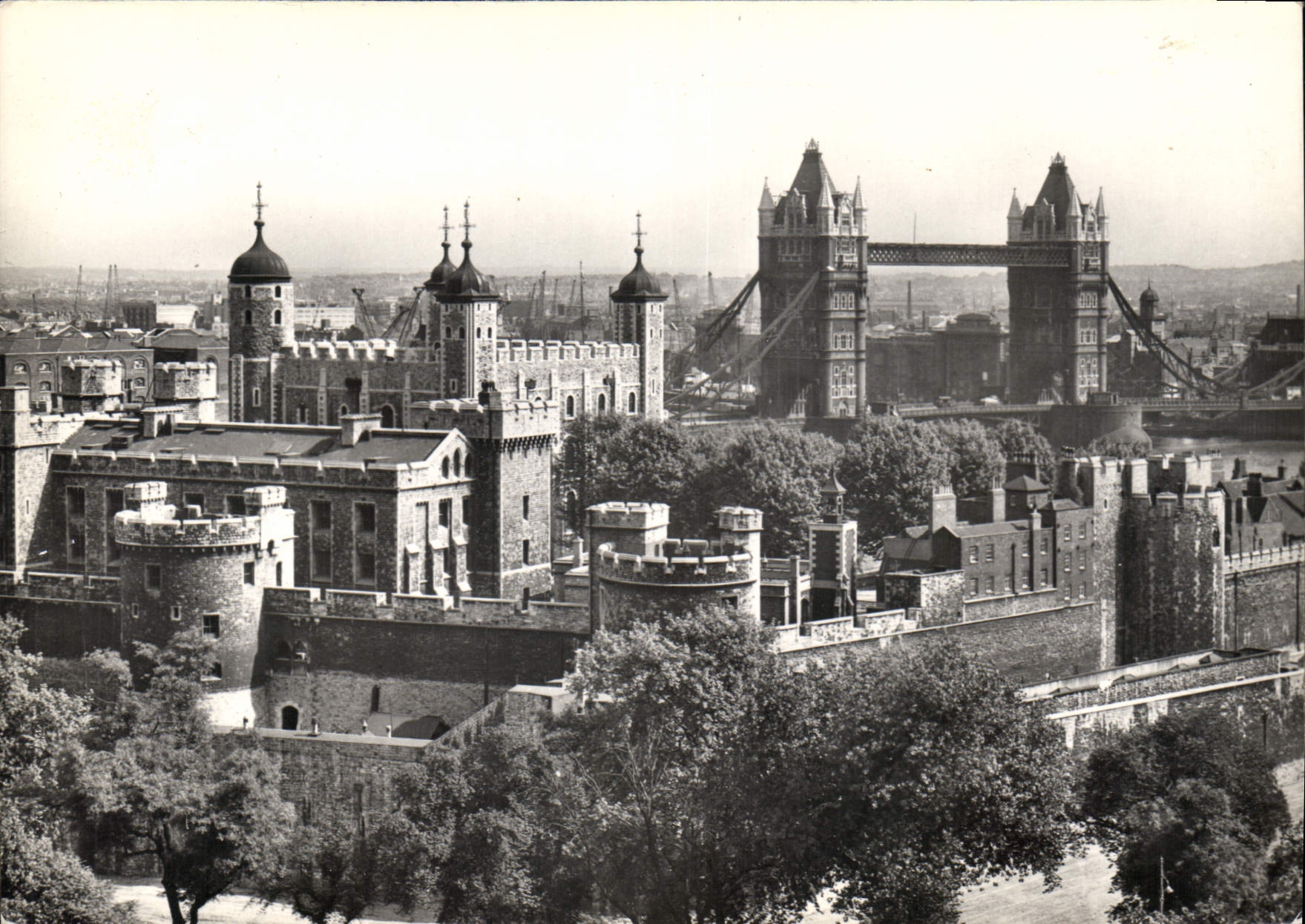 CPM Tower of London General View from the North West 