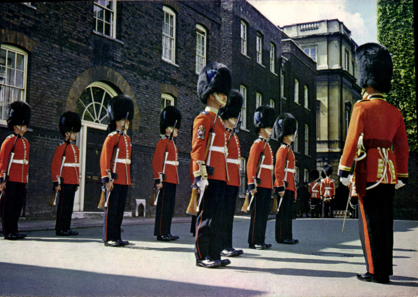 CPM London Irish Guards A detachment of the Queen's Guard 