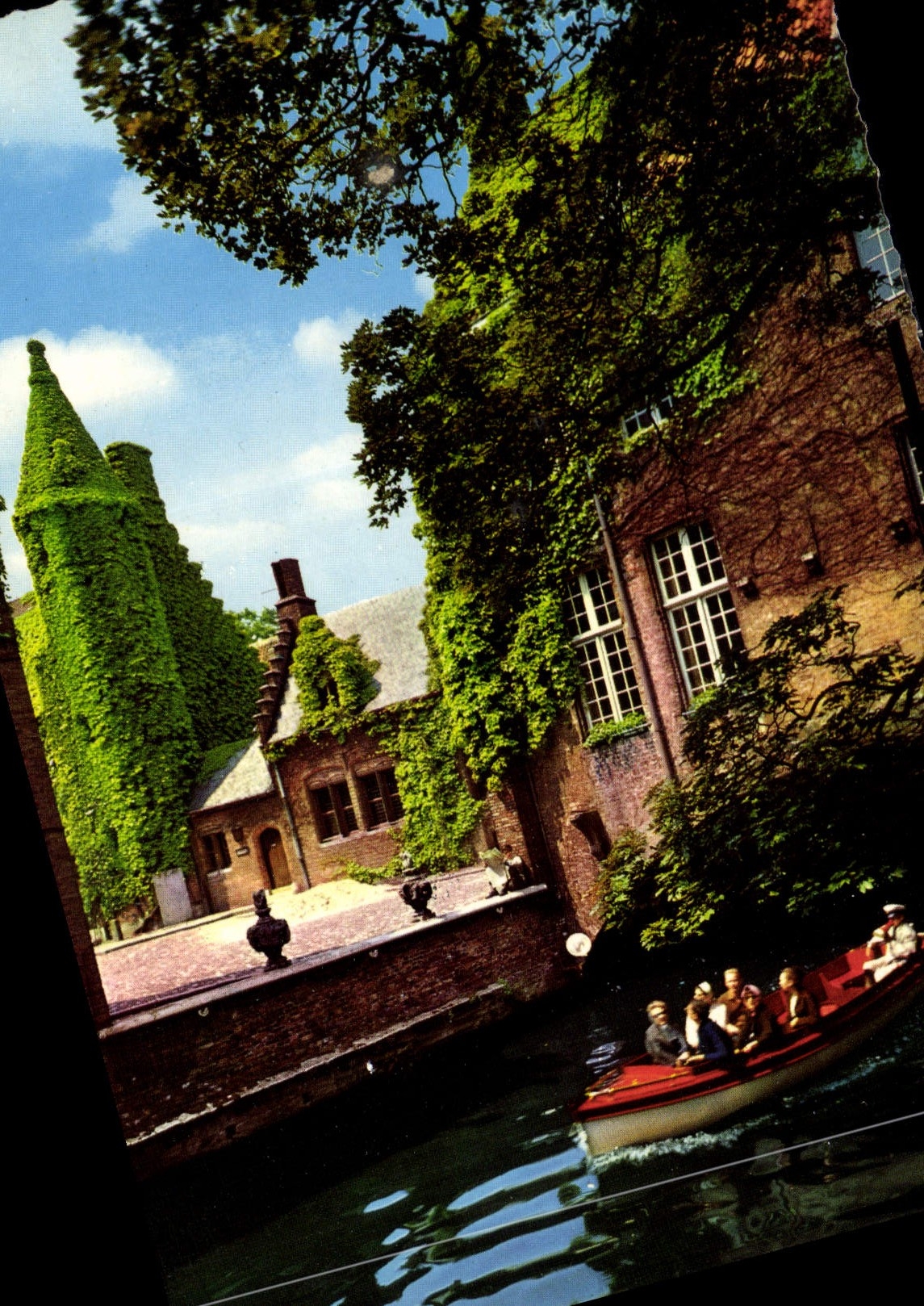 CPM Bruges L'Hotel Gruuthouse Cour d'Honneur 
