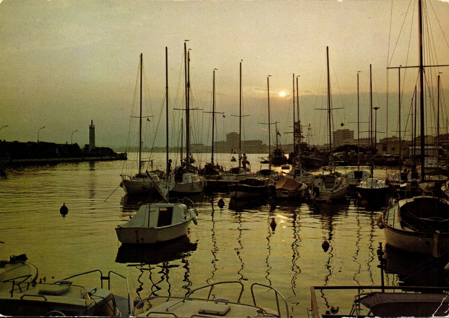 CPM La Cote d'Azur Inoubliable Crepuscule sur le port 