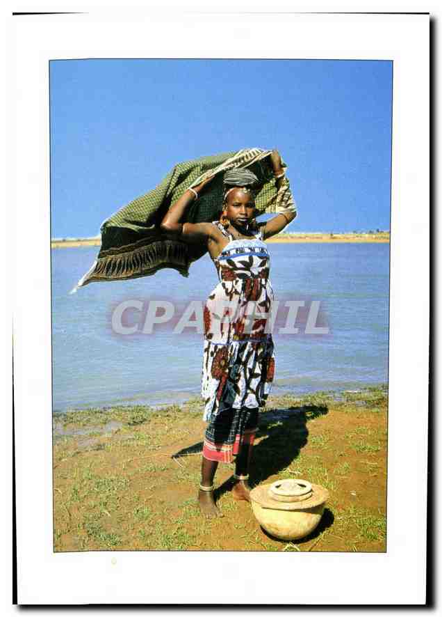 Femme Peule au bord du fleuve — Mali — Éditions HOA-QUI