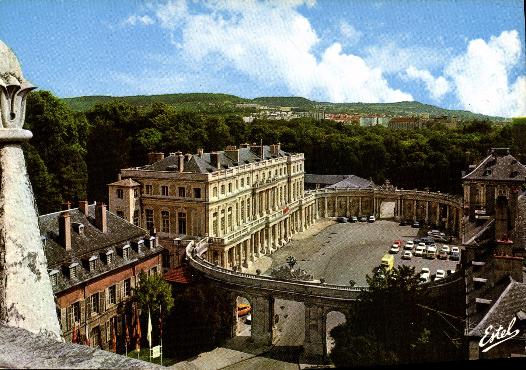 Nancy — Palais du Gouvernement et colonnade — Éditeur Estel