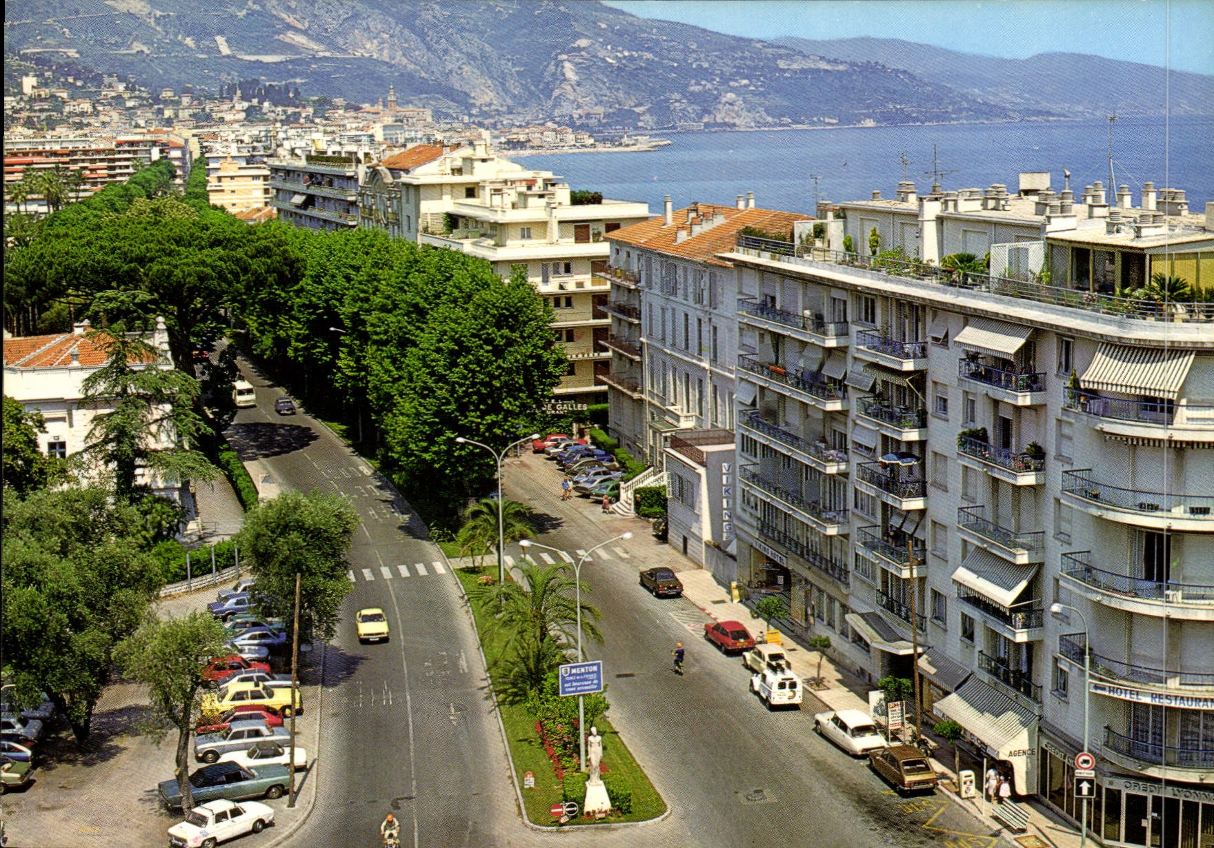 CPM Menton Alpes Maritimes nous quittons Roquebrune pour entrer dans Menton 