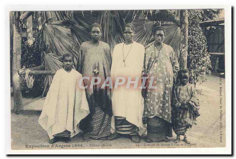 Groupe de jeunes Filles et Fillettes — Exposition d'Angers 1906 — Édition officielle