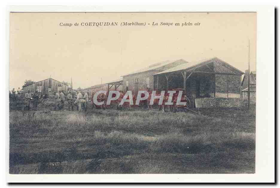 Camp de COETQUIDAN (Morbihan) — La Soupe en plein air