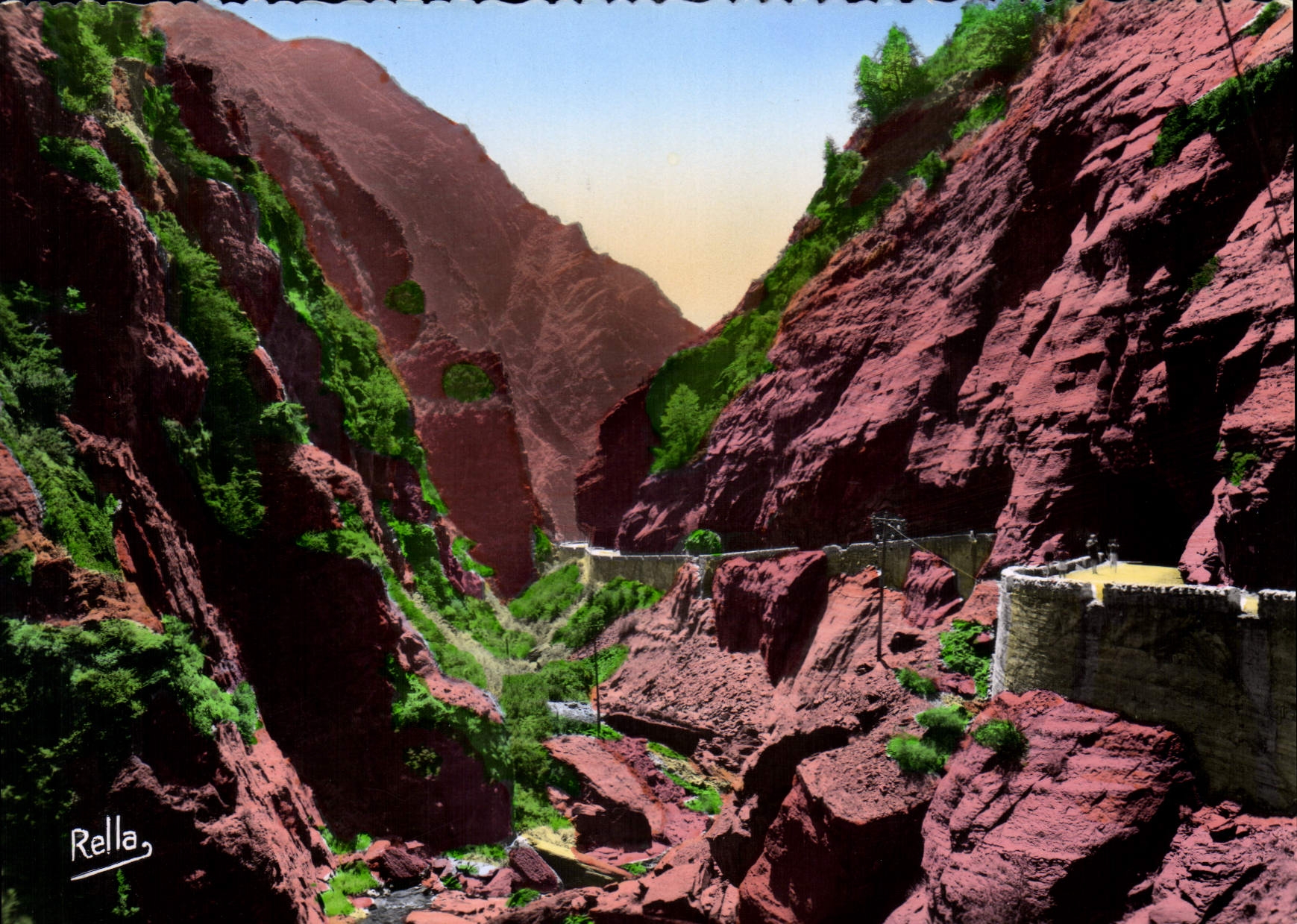 CPM Les Alpes Maritimes le debut des Gorges Rouges du Cians 