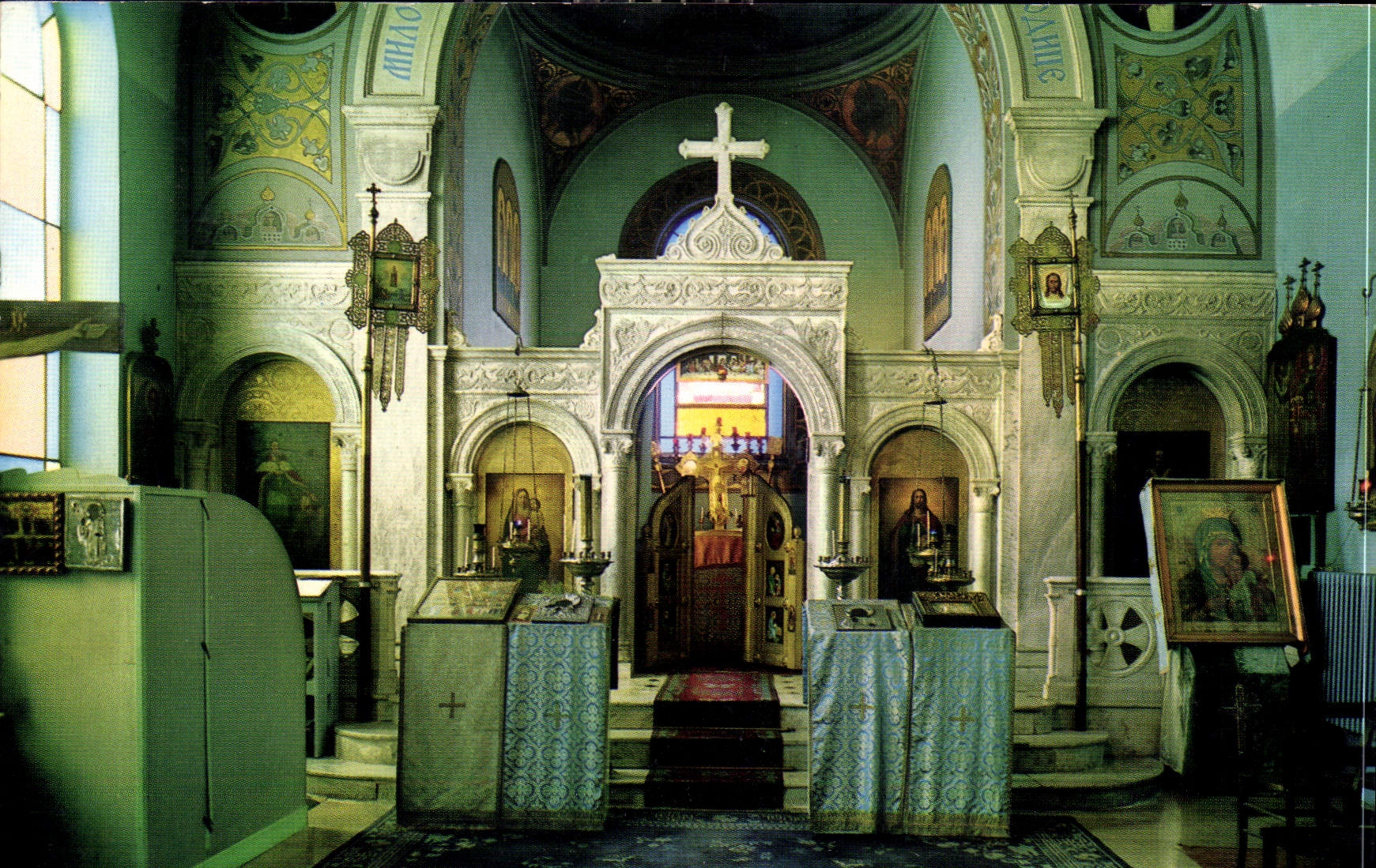 CPM La Cote d'Azur sur Menton A M l'Eglise Orthodoxe l'interieur 
