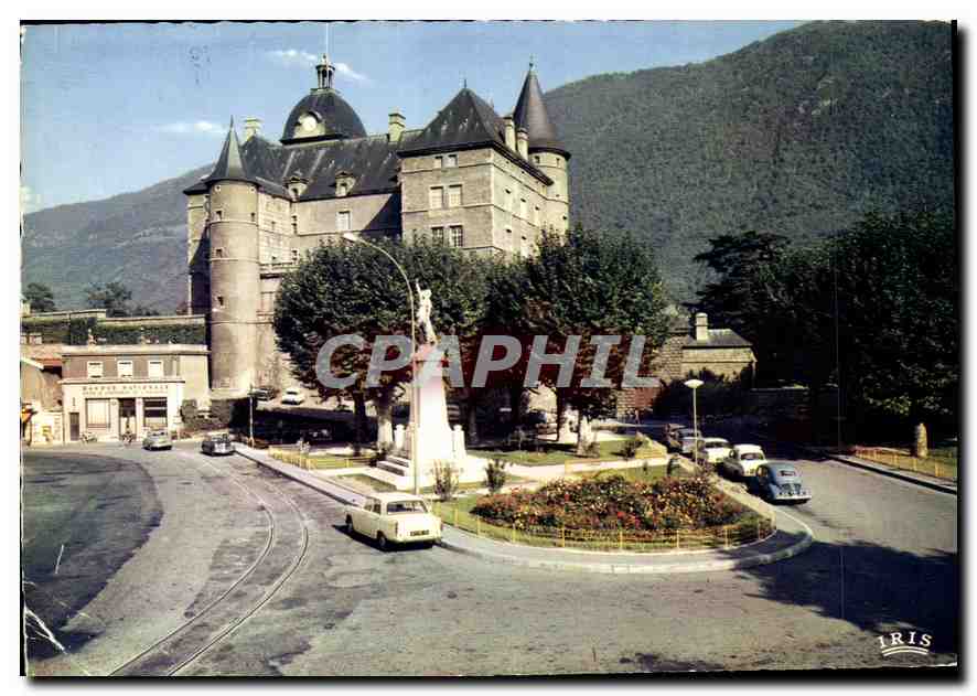 CPM Vizille Isere la Place et le Chateau le monument commemoratif de l'Assemble des Trois P\Orales d