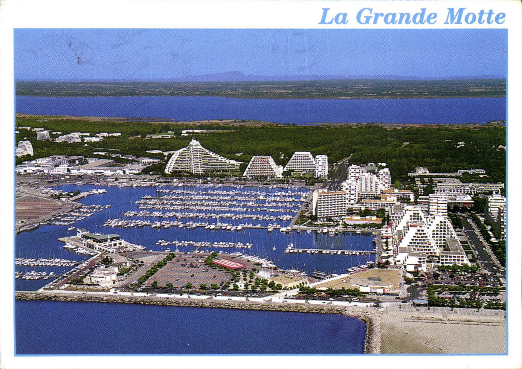 CPM Au Bord de la Mediterranee la Grande Motte Herault 