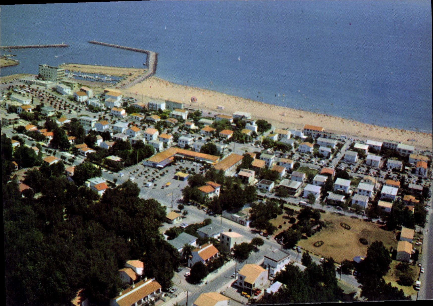 CPM Littoral Languedocien Marseillan plage le port et les residences 