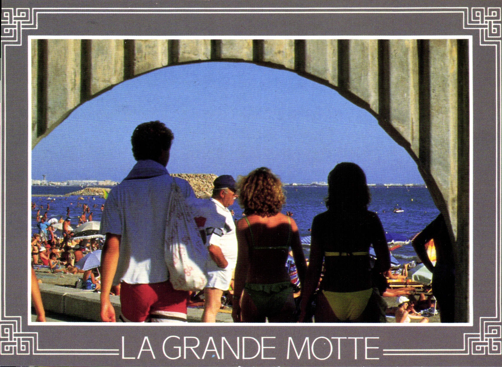 CPM La Grande Motte a l'heure de la plage 