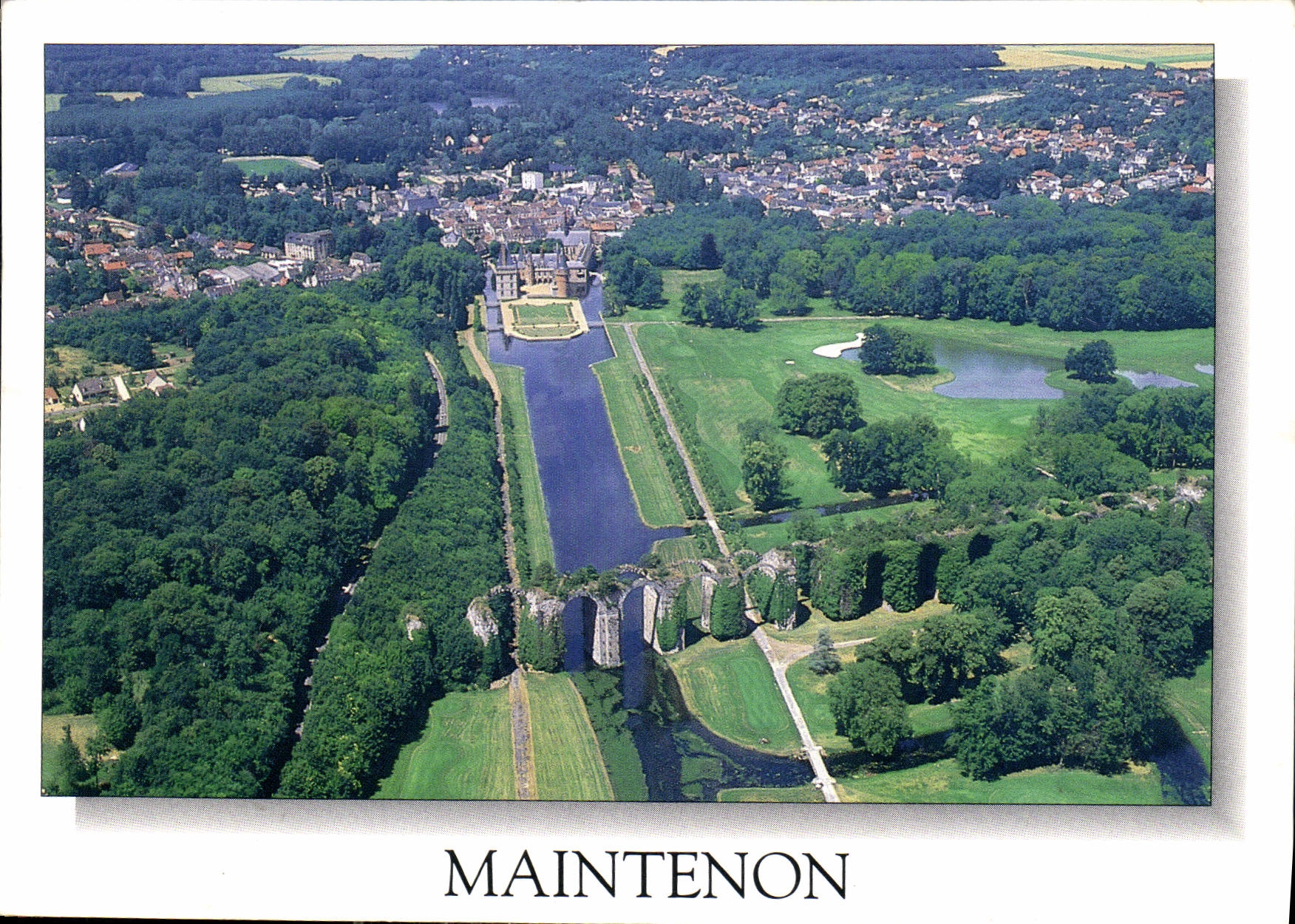 Maintenon — Vue générale sur le château et l'aqueduc — M.G. Éditions Sandillon