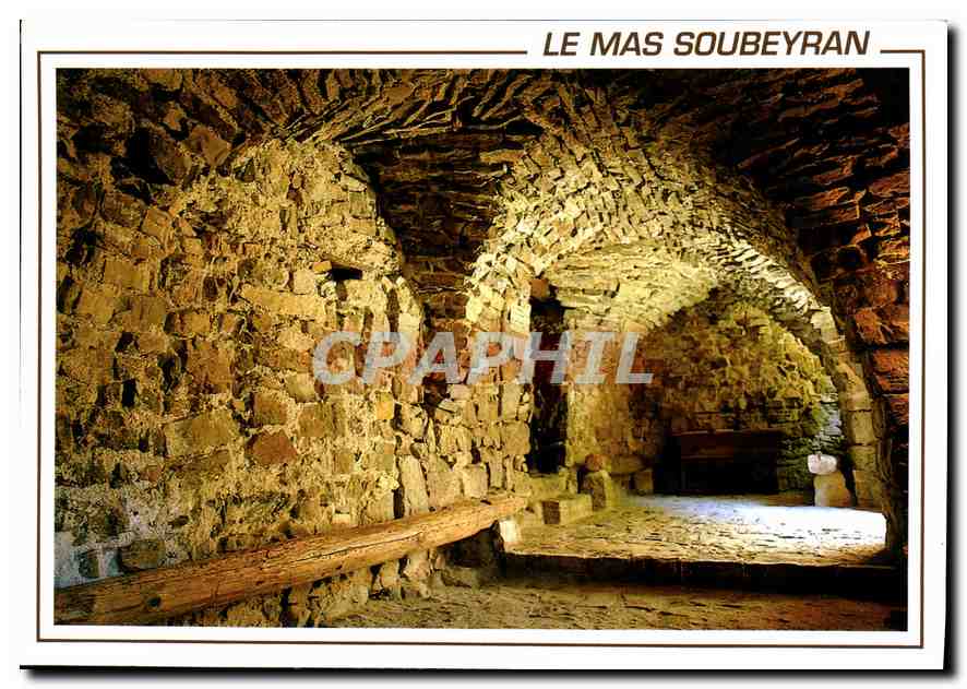 Le Mas Soubeyran — ruines intérieures — Éditions Méridionales