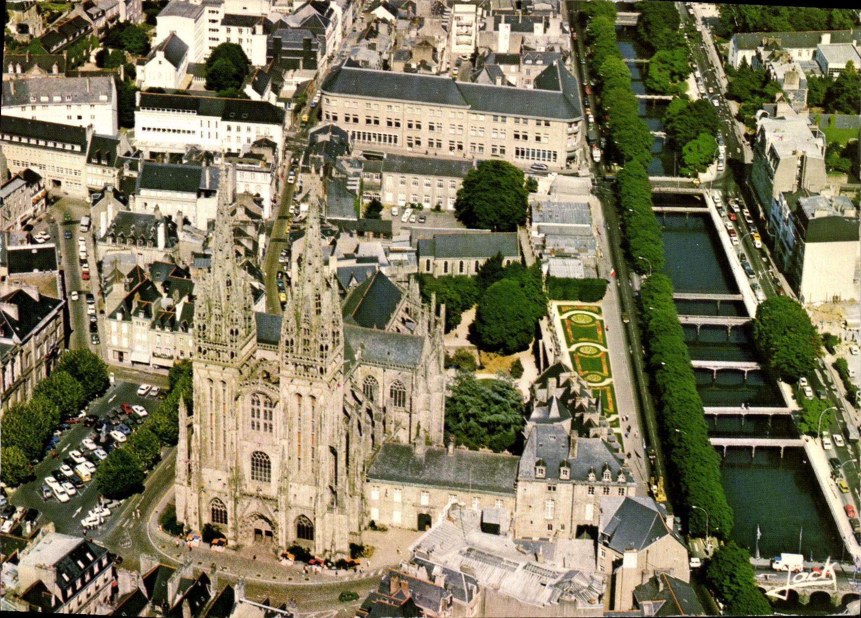 CPM Couleurs de Bretagne Quimper la Cathedrale Saint Corentin 