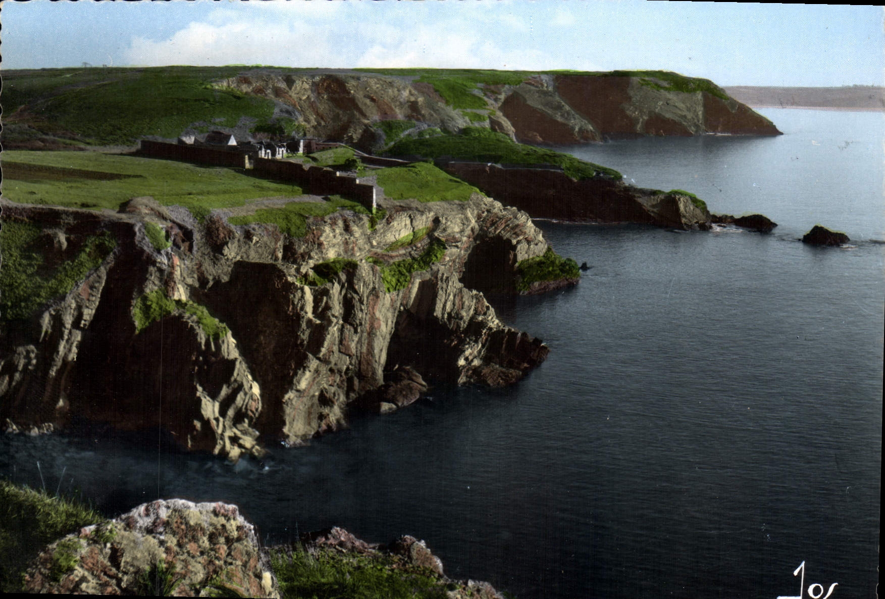CPM Roscanvel Finistere les slpendides falaises de la Fraternite a Quelern d'En Haut 