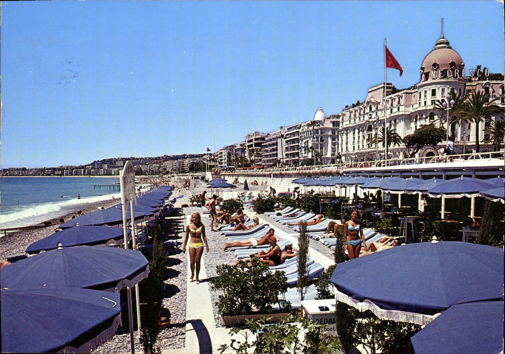 CPM Nice Cote d'Azur plage sur la Promenade des Anglais 