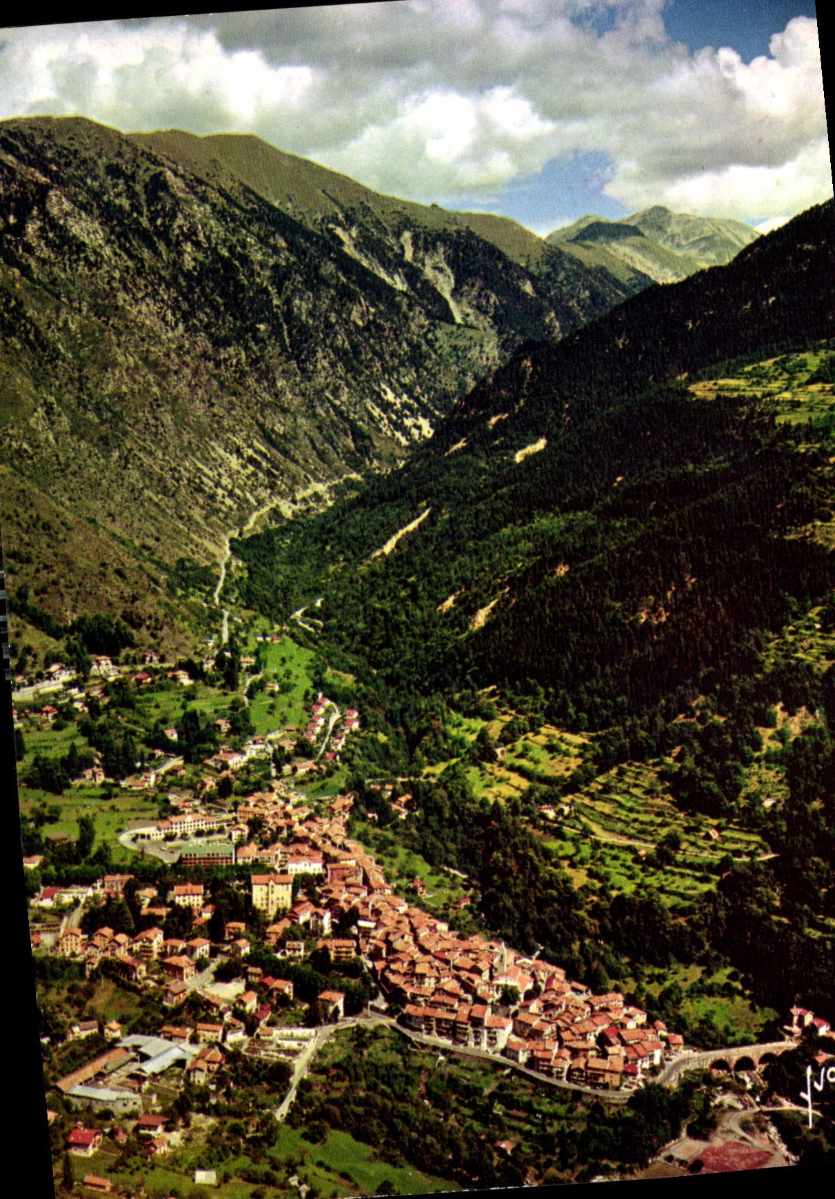 CPM La Cote d'Azur miracle de la nature Saint Martin Vesubie A M le Village dans son cadre alpestre 