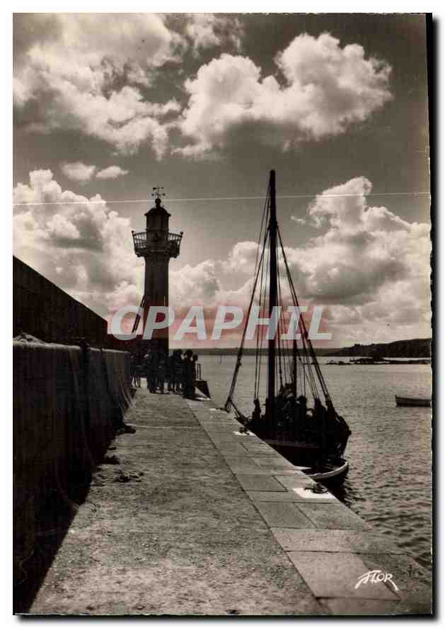 CPM St Quay Portrieux C du N le Phare Bateau de peche