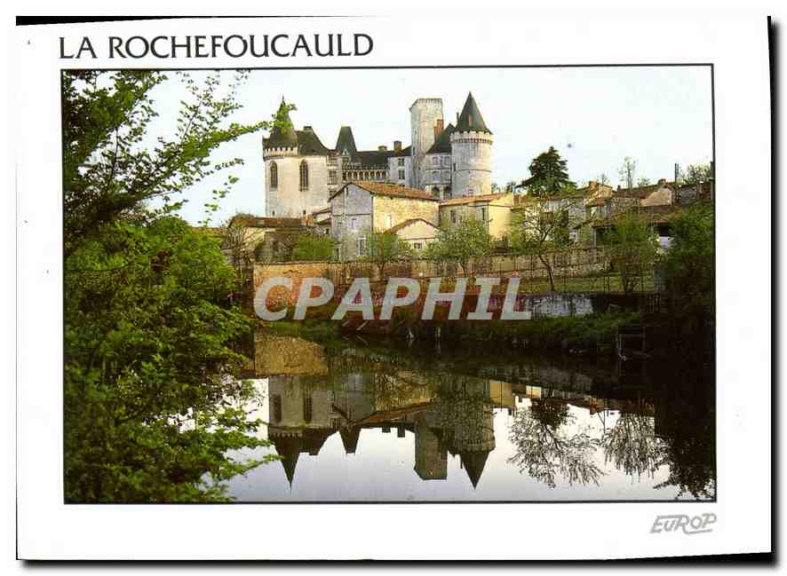CPM La Rochefoucauld Dominant la Tardoire l'imposant chateau renaissance 