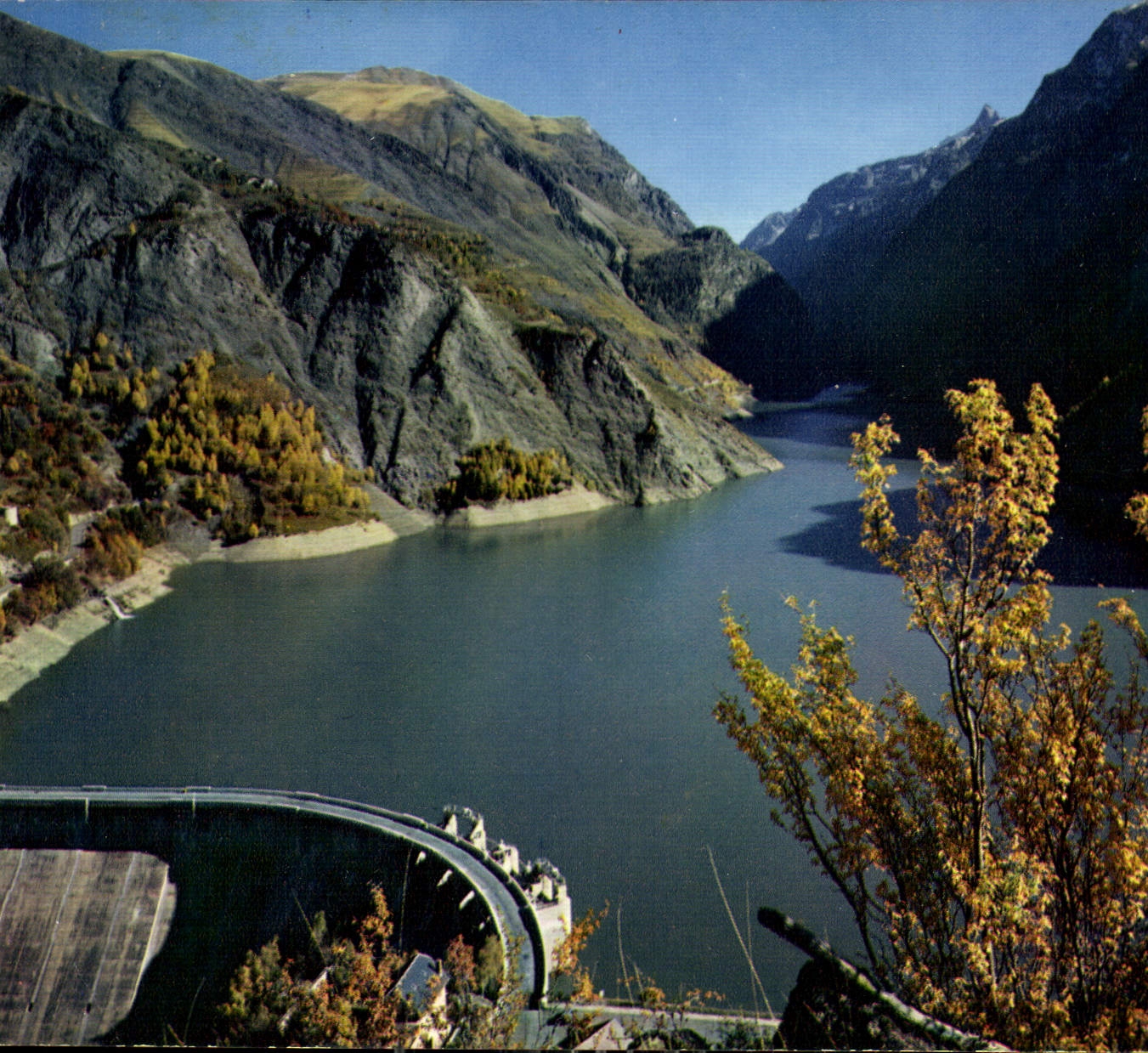 Barrage du Chambon — vue depuis la route des Deux Alpes — LUMICAP