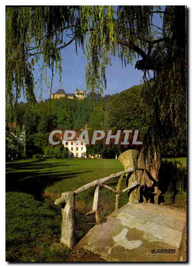 CPM Uriage les Bains Isere le Pont des Amours L'Hotel Bellevue et le Chateau 