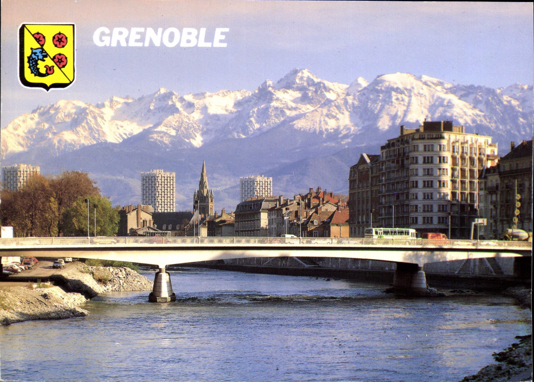 Grenoble — vue du pont sur le Drac avec les Alpes en arrière-plan — Édition Dauphiné-France