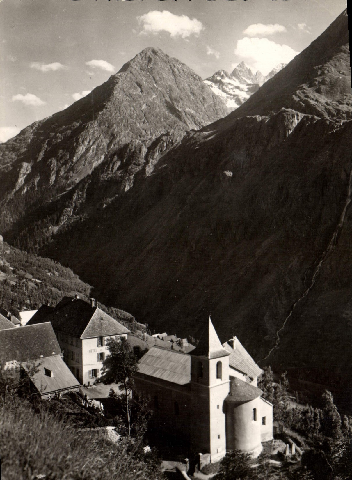 Saint-Christophe-en-Oisans — vue panoramique avec église et montagnes — Édition La Digigone, Grenoble