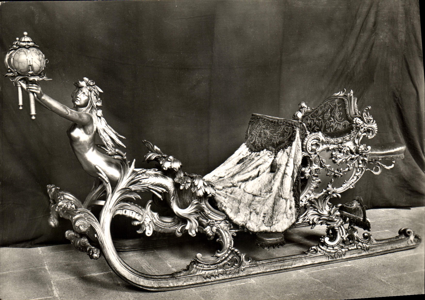 Sleigh orné d'une nymphe — Schloss Nymphenburg — Deutscher Kunstverlag München