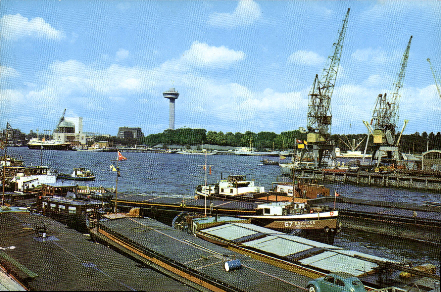 CPM Vue du port avec Euromast Rotterdam Holland Bateaux