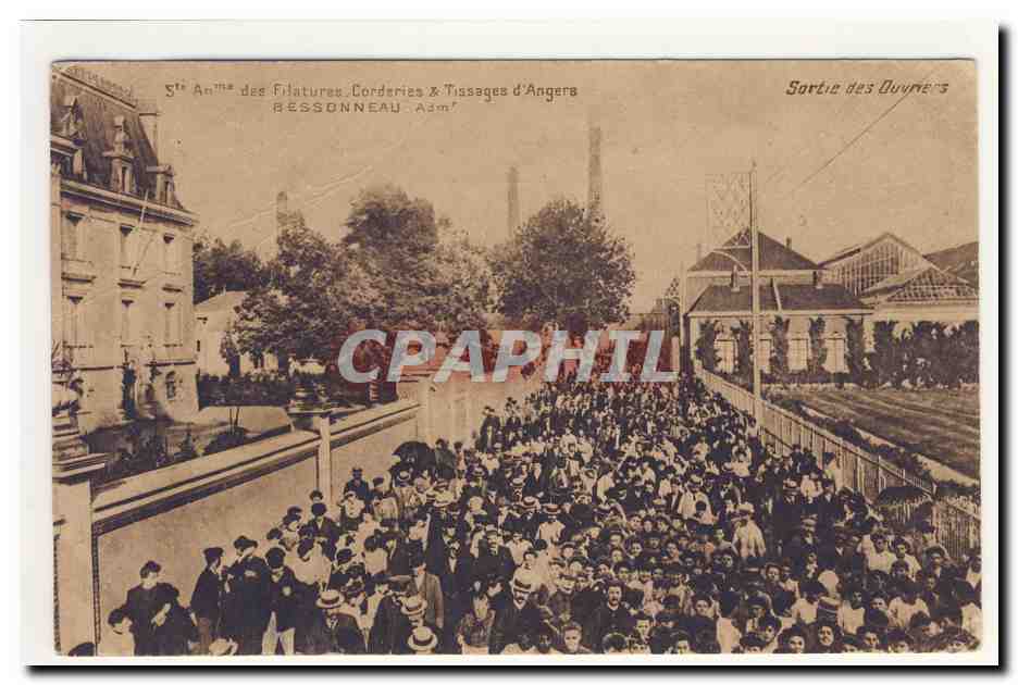 AnGERS Societe Filatures Corderies Tissages d'Angers BeSSONNEAu Sortie des ouvriers Foule Animation CPA