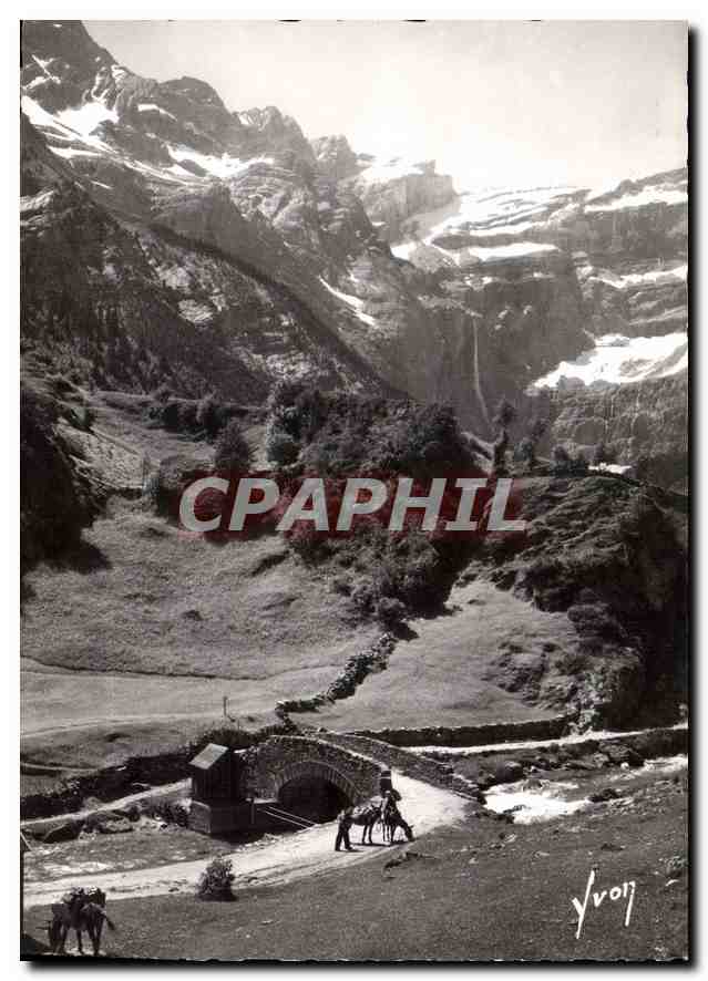 CPM Cirque de Gavarnie Htes Pyrenees La route et le pont Nadau 